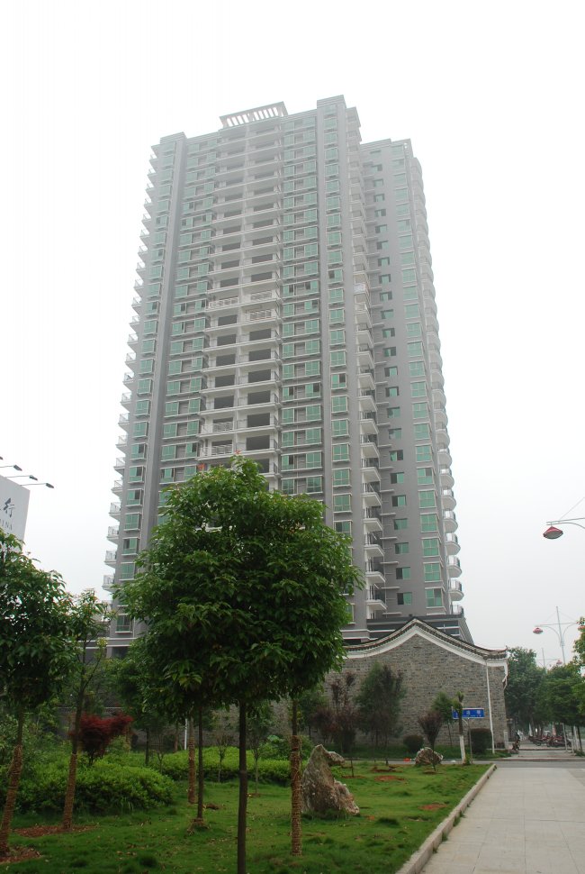 潭LB